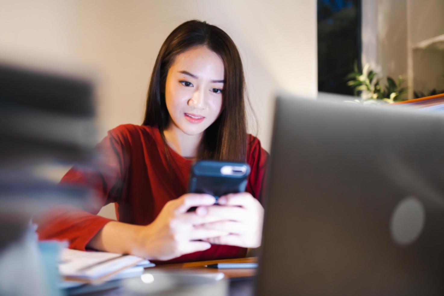 Studierende arbeiten gemeinsam an innovativen Startup-Projekten